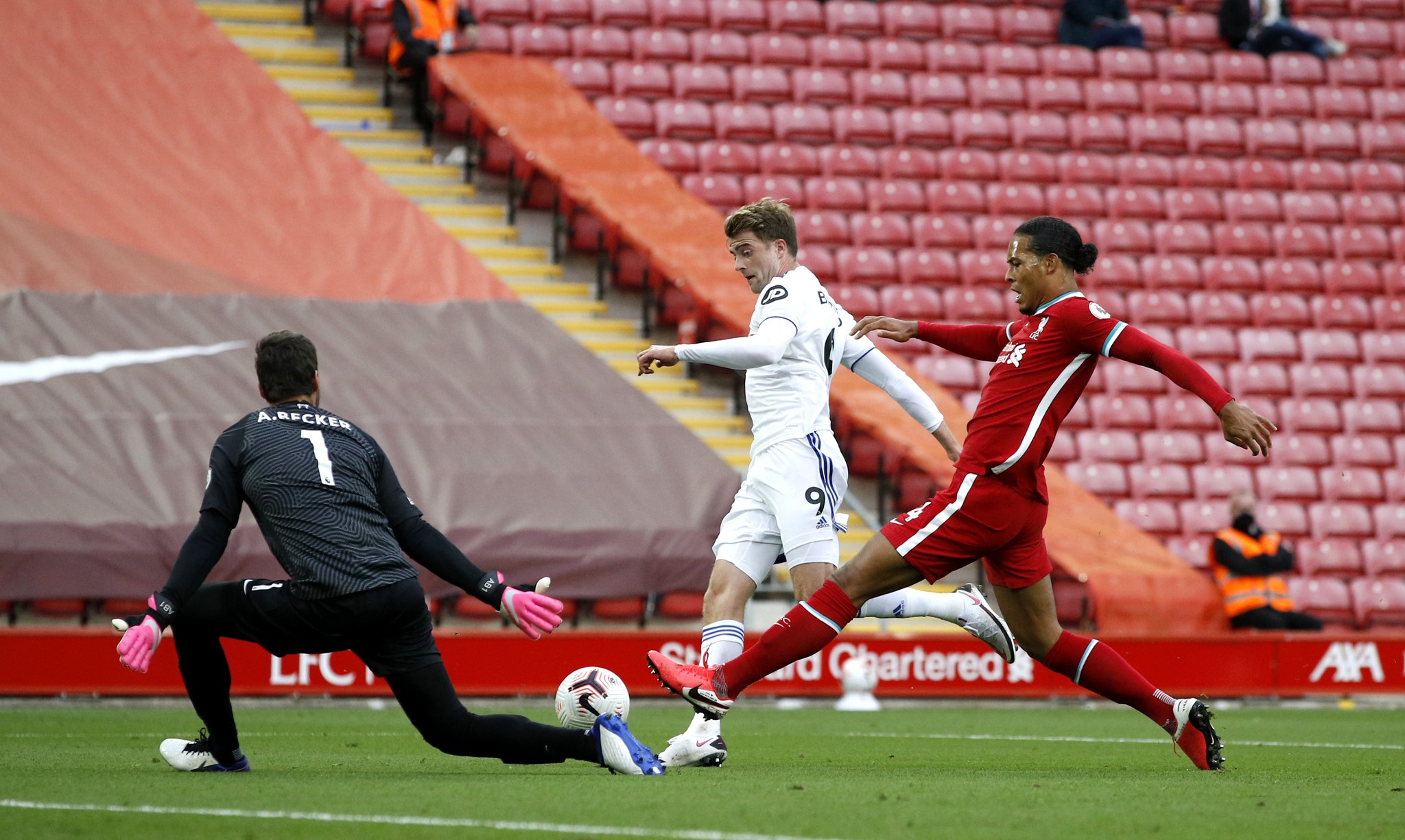 表现顽强 表现顽强